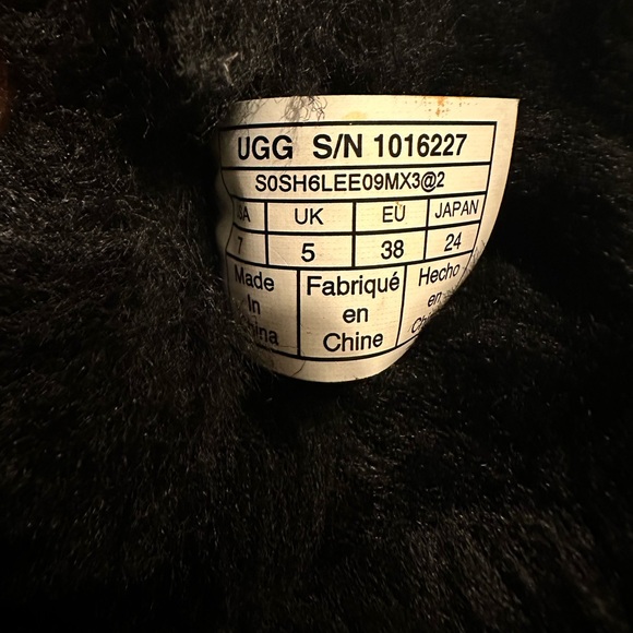 UGG BAILEY BUTTONS TRIPLET BOMBER LEATHER BOOTS BLACK WOMEN SIZE 7 B6 - Picture 9 of 9